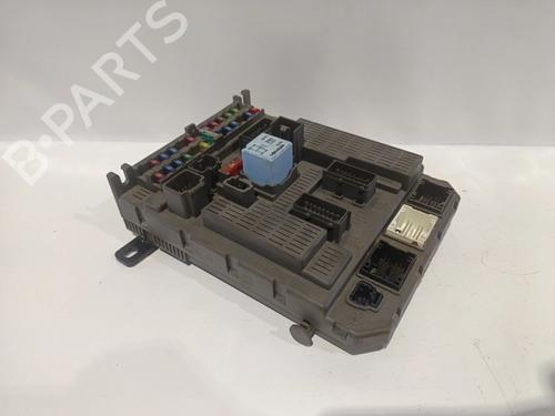 Used Fuse box CITROËN C5 I (DC_) 2.2 HDi (DC4HXB, DC4HXE) (133 hp) 32364797