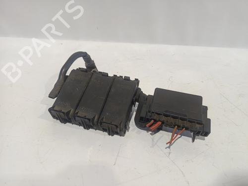 Used Fuse box VW POLO IV (9N_, 9A_) 1.2 12V (64 hp) 32410889