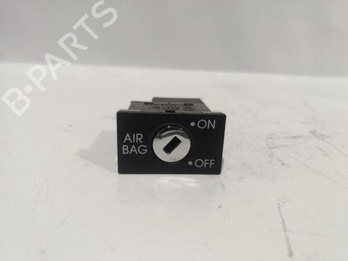 switch-vw-polo-iv-9n_-9a_-2001-2002-2003-2004-2005-2006-2007-2008-2009-2010-2011-2012-2013-2014-32404921 main image