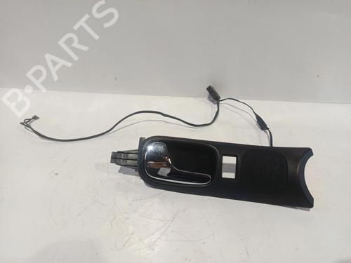 Venstre fortil invendig håndtag AUDI A4 B5 (8D2) 1.9 TDI (110 hp) 32506322