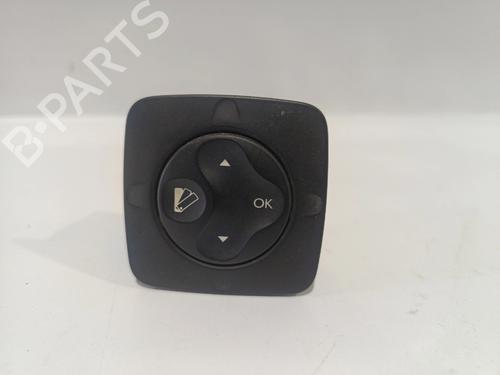 Used Switch Switch RENAULT GRAND SCÉNIC III (JZ0/1_) 1.9 dCi (JZ0J, JZ0N, JZ1K, JZ1S) (131 hp) 32784740 32784740