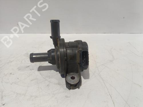 Pompe de circulation d'eau TOYOTA YARIS (_P13_) 1.5 Hybrid (NHP130_) (101 hp) 32862166