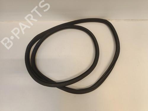 Gummiliste Gummiliste MERCEDES-BENZ A-CLASS (W177) A 180 d (177.003) (116 hp) 34349463 34349463