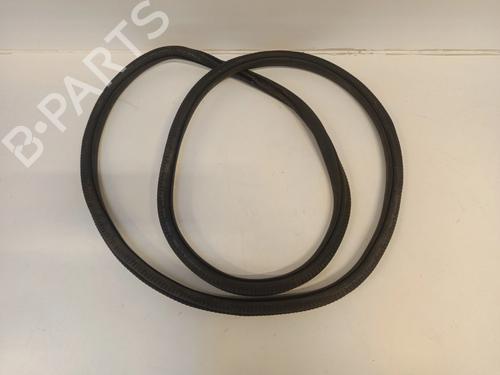 Gummiliste Gummiliste MERCEDES-BENZ A-CLASS (W177) A 180 d (177.003) (116 hp) 34368453 34368453