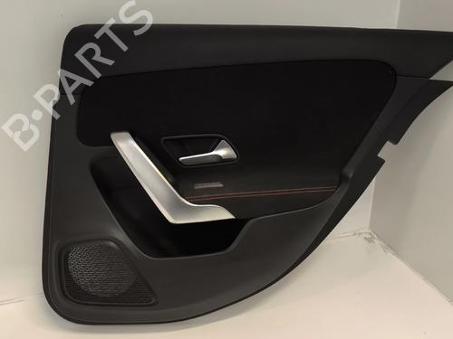 Høyre bakpanel Høyre bakpanel MERCEDES-BENZ A-CLASS (W177) A 180 d (177.003) (116 hp) 34368426 34368426