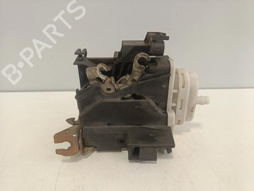 Højre fortil lås Højre fortil lås AUDI A4 B5 (8D2) 1.9 TDI (90 hp) 34379184 34379184