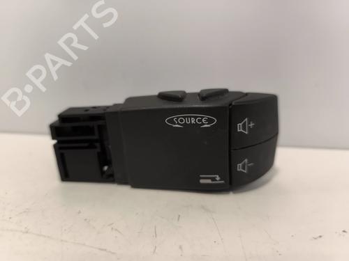 switch-renault-laguna-ii-bg01_-2001-2002-2003-2004-2005-2006-2007-34613882 main image