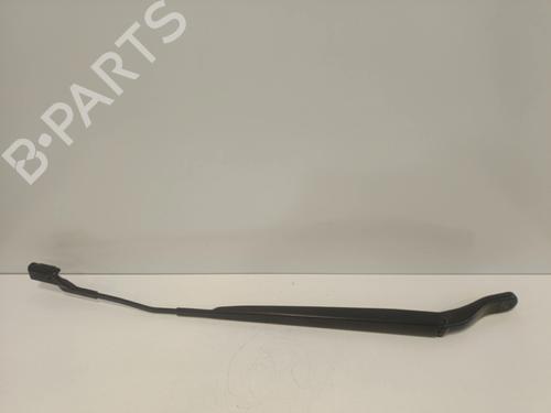 Used Front windshield wiper arm Front windshield wiper arm PEUGEOT 208 II (UB_, UP_, UW_, UJ_) 1.5 BlueHDI 100 (102 hp) 34737829 34737829
