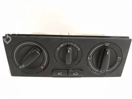 Used Climate control Climate control VW POLO Variant (6V5) 1.4 16V (75 hp) 36025900 36025900