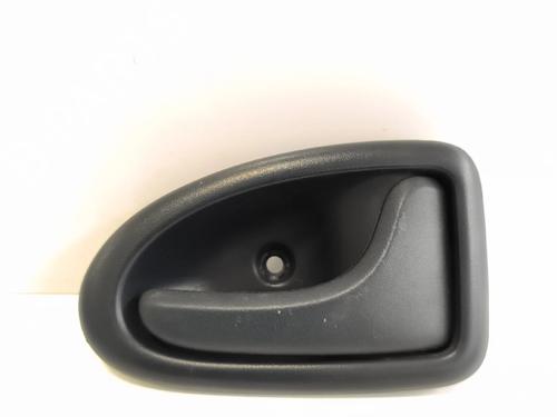 Used Front right interior door handle Front right interior door handle RENAULT CLIO II (BB_, CB_) 1.2 (BB0A, BB0F, BB10, BB1K, BB28, BB2D, BB2H, CB0A,... (58 hp) 36410639 36410639