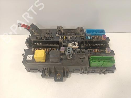 Used Fuse box Fuse box 36676627 36676627