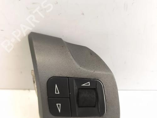Used Steering wheel controls Steering wheel controls 36676663 36676663