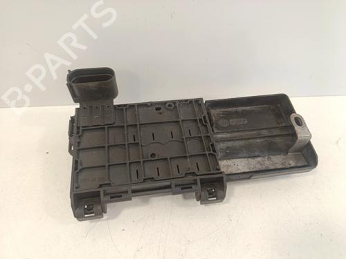 Used Fuse box Fuse box 37000914 37000914