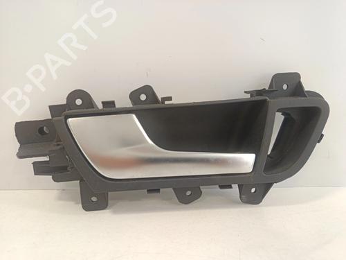 Used Front left interior door handle Front left interior door handle 37025573 37025573