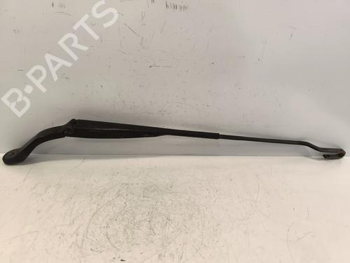 Used Front windshield wiper arm Front windshield wiper arm 37072342 37072342