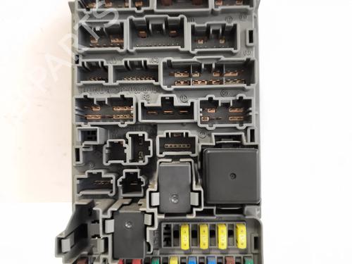 Used Fuse box Fuse box 37070797 37070797