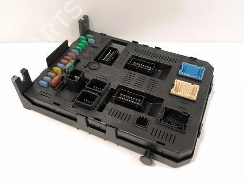 Used Fuse box Fuse box 37237441 37237441