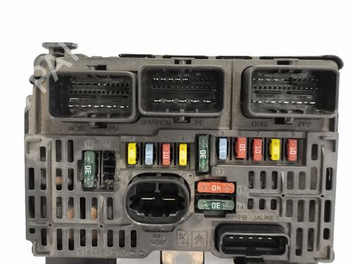 Used Fuse box Fuse box 37526250 37526250