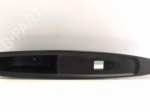 Used Front right interior door handle Front right interior door handle 37606585 37606585