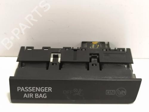 switch-seat-leon-st-5f8-2012-2013-2014-2015-2016-2017-2018-2019-2020-38037296 main image