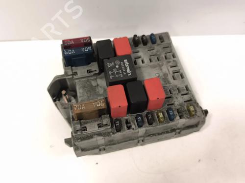 Used Fuse box Fuse box 38632252 38632252