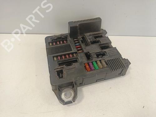 Used Fuse box Fuse box 38986216 38986216
