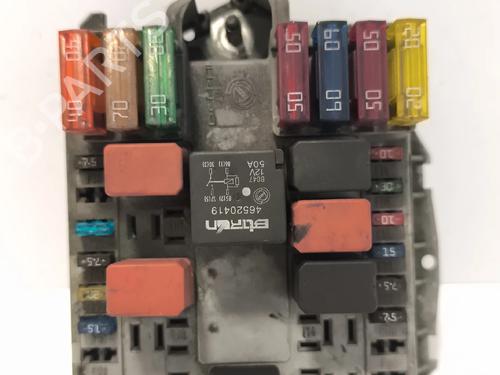 Used Fuse box Fuse box 39024335 39024335