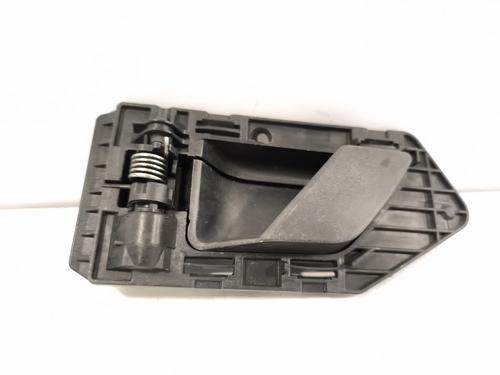 Used Front left interior door handle Front left interior door handle CITROËN BERLINGO / BERLINGO FIRST MPV (MF_, GJK_, GFK_) 2.0 HDI 90 (MFRHY) (90 hp) 39035143 39035143