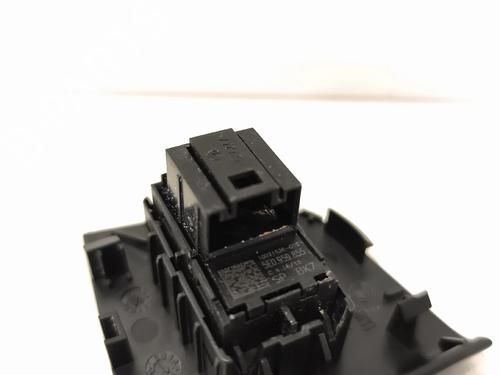 Right front window switch SKODA OCTAVIA III Combi (5E5, 5E6) 1.6 TDI | BP39096208I26 - Image 4