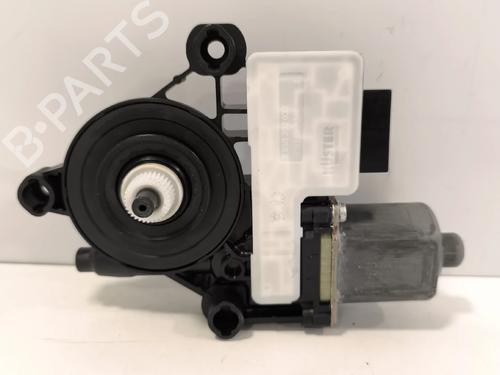 Used Right rear window motor Right rear window motor SKODA OCTAVIA III Combi (5E5, 5E6) 1.6 TDI (105 hp) 39096190 39096190
