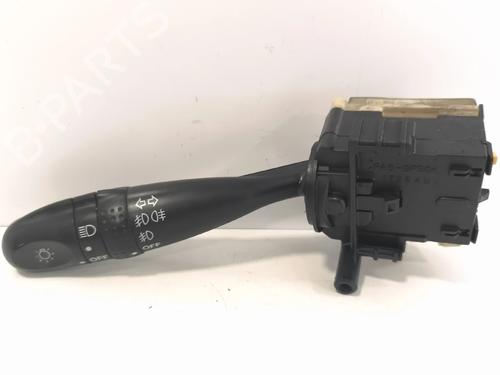 Used Headlight switch Headlight switch TOYOTA YARIS (_P1_) 1.4 D-4D (NLP10_, NLP10R) (75 hp) 39748360 39748360