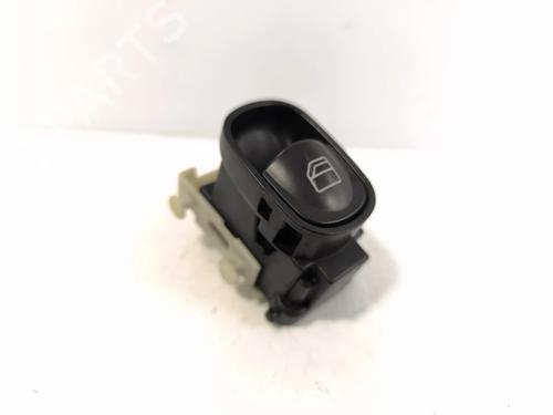 Used Right front window switch Right front window switch MERCEDES-BENZ C-CLASS T-Model (S203) C 200 CDI (203.204) (116 hp) 40024421 40024421