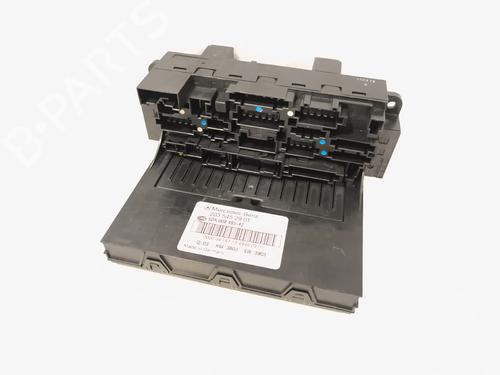 Used Fuse box Fuse box MERCEDES-BENZ C-CLASS (W203) C 220 CDI (203.008) (150 hp) 40238500 40238500