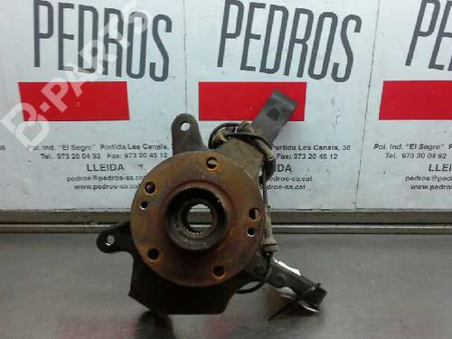 Used Left front steering knuckle RENAULT LAGUNA II (BG0/1_) [2001-2007]  611269