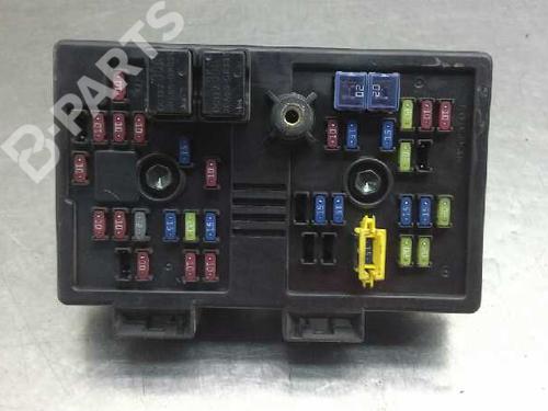 Used Fuse box CHEVROLET CAPTIVA (C100, C140) 2.0 D (150 hp) 2657316