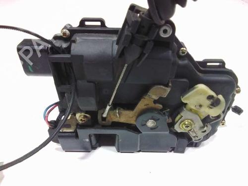 Zamek drzwi przednich prawych VW GOLF IV (1J1)  | BP8875916C97 