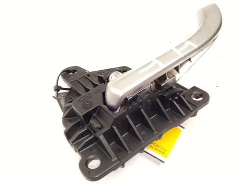 Used Rear left interior door handle HYUNDAI i30 (PDE, PD, PDEN) 1.6 CRDi (95 hp) 28818590