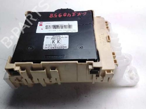 Fuse box TOYOTA AURIS (_E18_)  | BP11638829E1