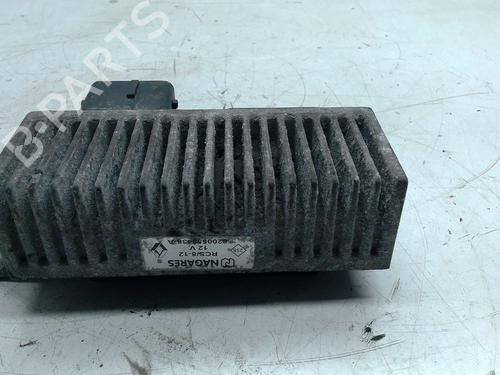 Used Electronic module OPEL VIVARO B Bus (X82) 1.6 CDTI (06) (90 hp) 30180593