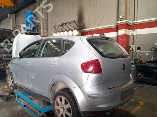 Left headlight SEAT ALTEA (5P1) 2.0 TDI 16V | BP32043639C28 