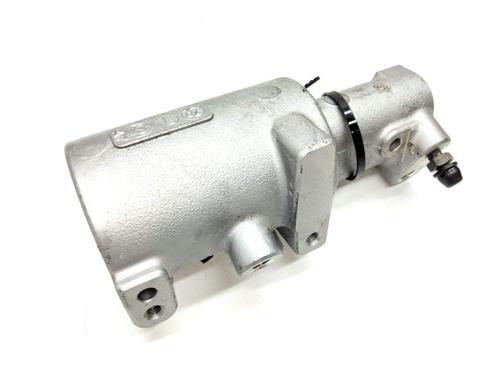Used Brake master cylinder Brake master cylinder 18660931 18660931