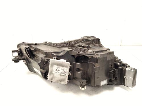 Left headlight SKODA SUPERB III Estate (3V5) | BP13369539C28