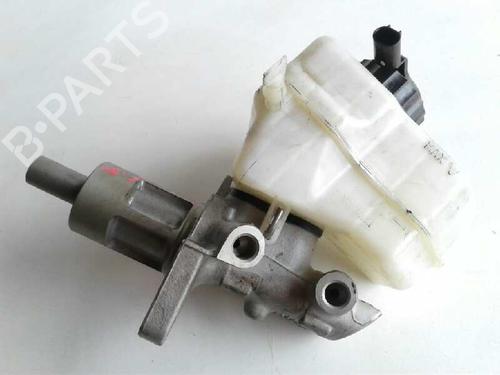 Used Brake master cylinder BMW 1 (E87) 118 d (143 hp) 7533369