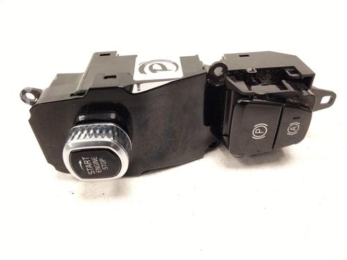 Used Switch VOLVO XC60 II (246) B4 Mild-Hybrid (197 hp) 30561148