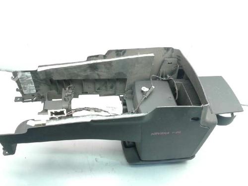 Armrest / Center console NISSAN NAVARA NP300 (D40) 2.5 dCi 4WD | BP10417197I20 