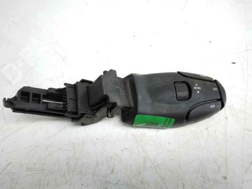 Used Steering wheel controls Steering wheel controls 17367803 17367803