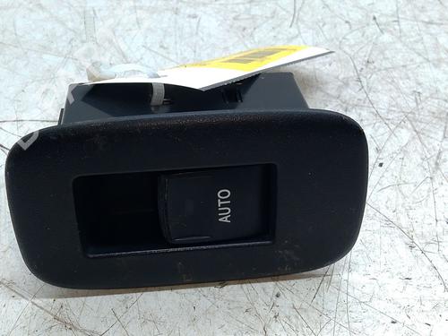 Venstre bagtil elrude kontakt TOYOTA AURIS (_E15_) 1.8 Hybrid (ZWE150_, ZWE150R) (136 hp) 31194823