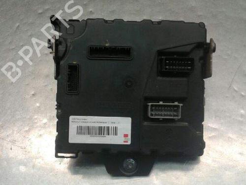 Used Fuse box Fuse box 11638453 11638453