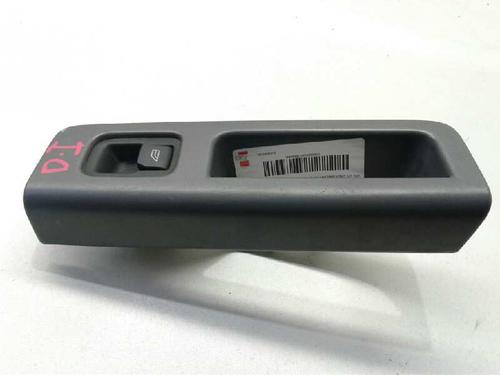 Used Right rear window switch VOLVO V50 (545) 2.0 D (136 hp) 7563209