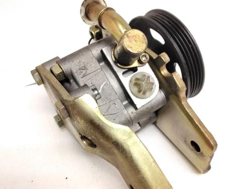 Used Steering pump NISSAN ALMERA TINO (V10) 2.0 (136 hp) 25225473